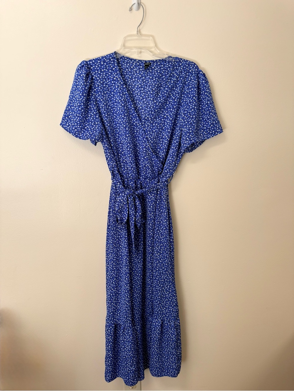 SHEIN Blue Floral Wrap-Style Midi Dress with Tie Waist